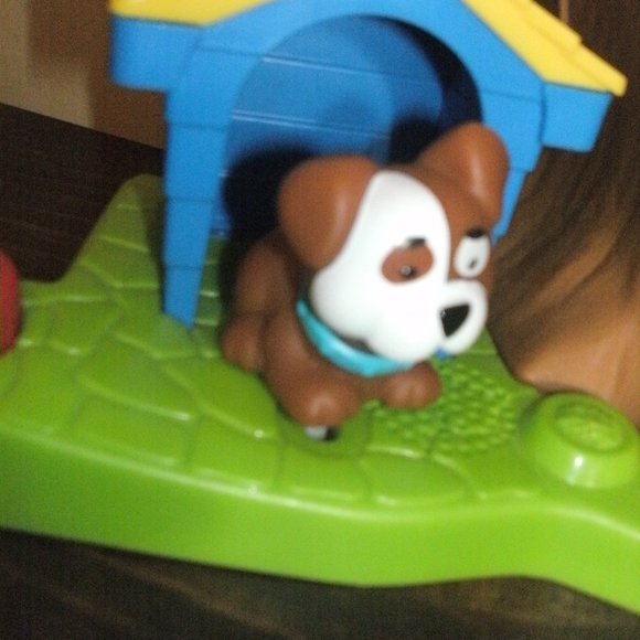 Fisher Price Little People Swing & Share Treehouse Musical Playset + 4 Figures - Picture 4 of 5